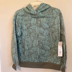 “Just be” Women’s Leaf 🍃 Print Hoodie. NWT.